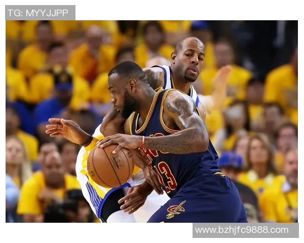 2015年NBA总决赛第四场骑士与勇士激战回顾与精彩瞬间分析